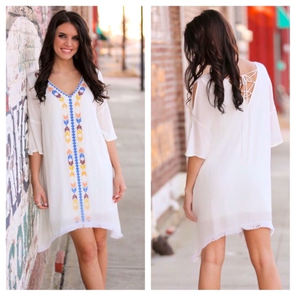 Infinity Raine Dresses & Skirts - White Aztec dress